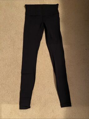 Lululemon Black size 4 wunder unders